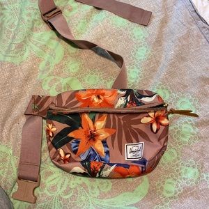 Brand new without tag Herschel bag